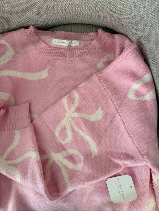 Altar'd State Sweaters - Altar'd State Pink Crewneck Sweater with Cream Bow Intarsia